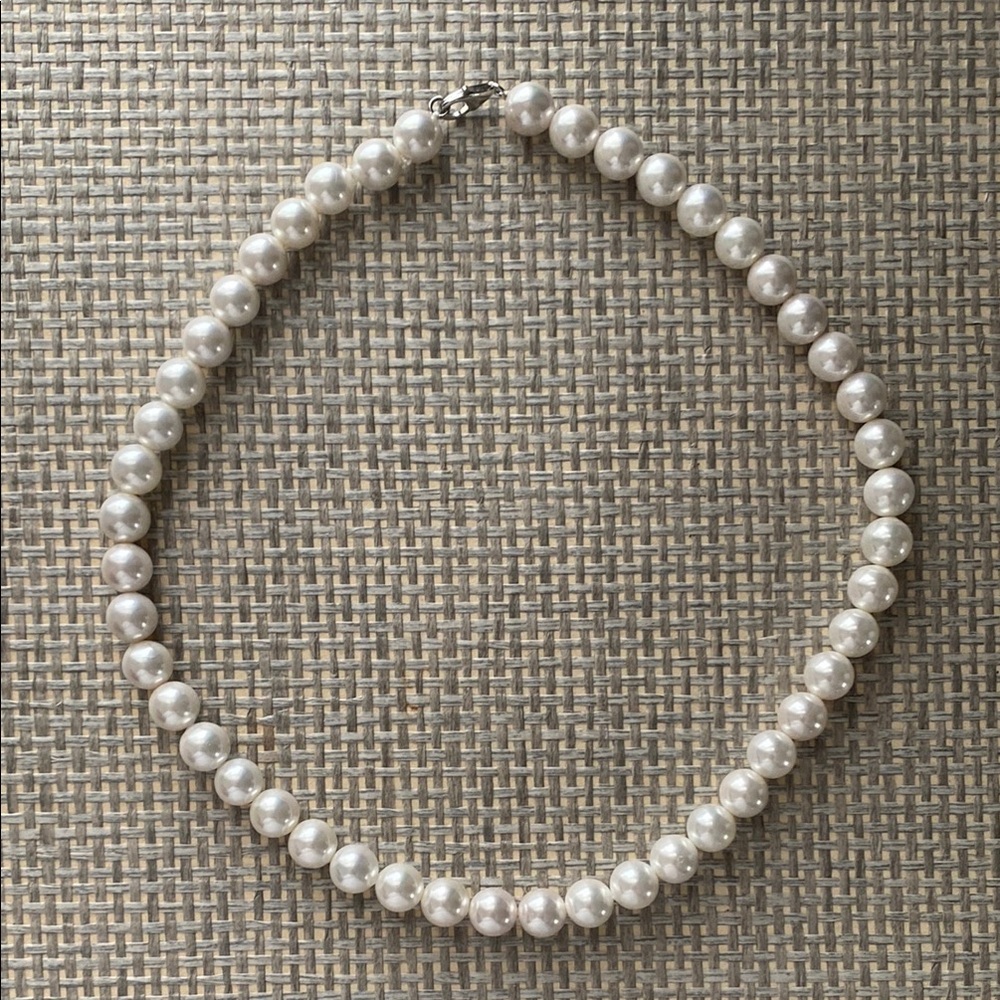 Elegant Pavoi White Pearl Necklace 10mm